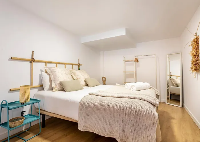 Апартаменты Lovely Duplex On The Валенсия